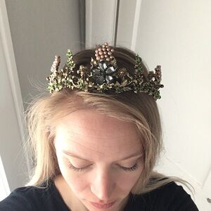 Gorgeous metal bejeweled crown